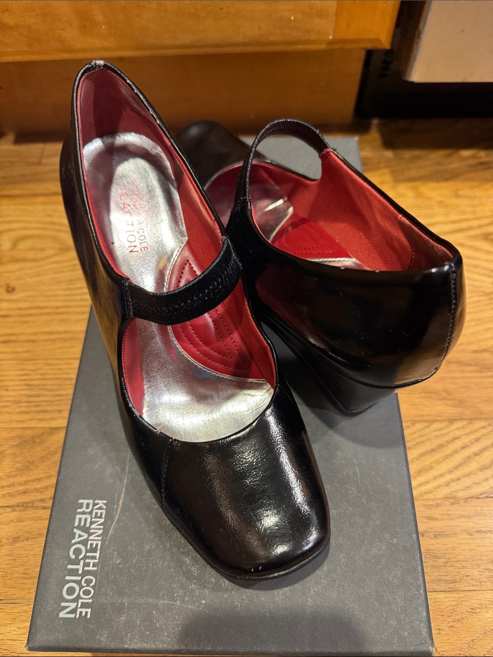 Kenneth Cole Reaction Black Mary Jane Wedge Heels with Red Interior
